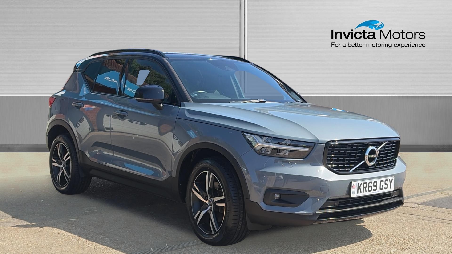 Main listing image - Volvo XC40