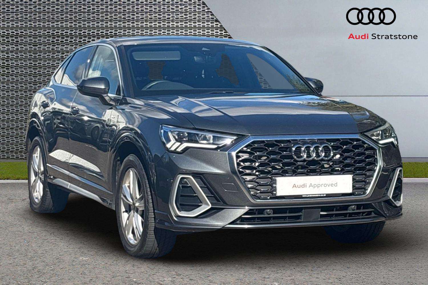 Main listing image - Audi Q3