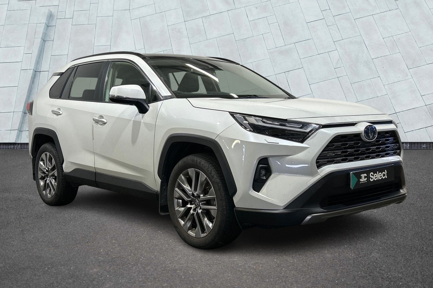 Main listing image - Toyota RAV4