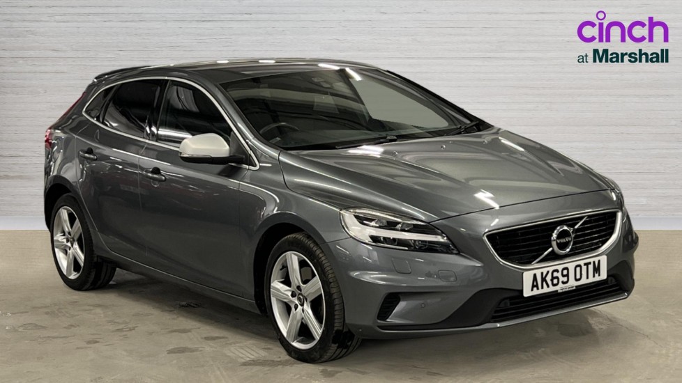 Main listing image - Volvo V40