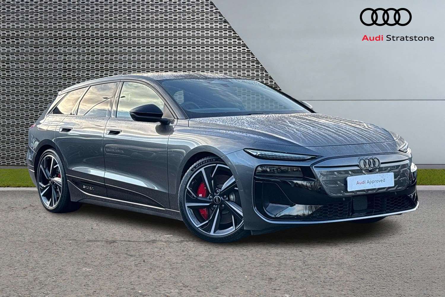 Main listing image - Audi S6