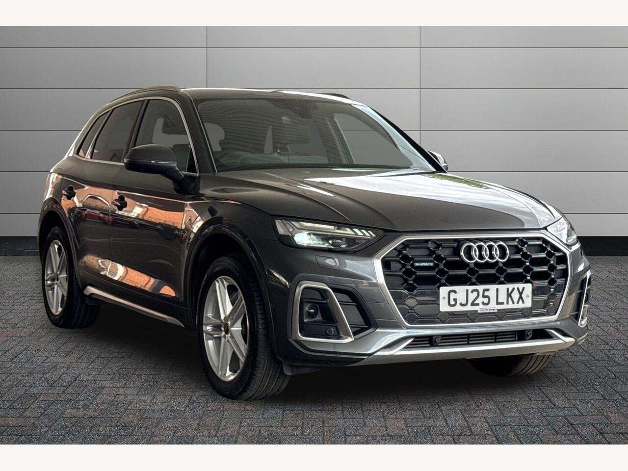 Main listing image - Audi Q5