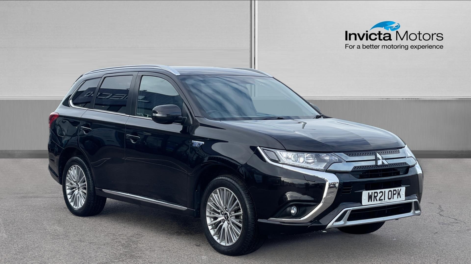 Main listing image - Mitsubishi Outlander