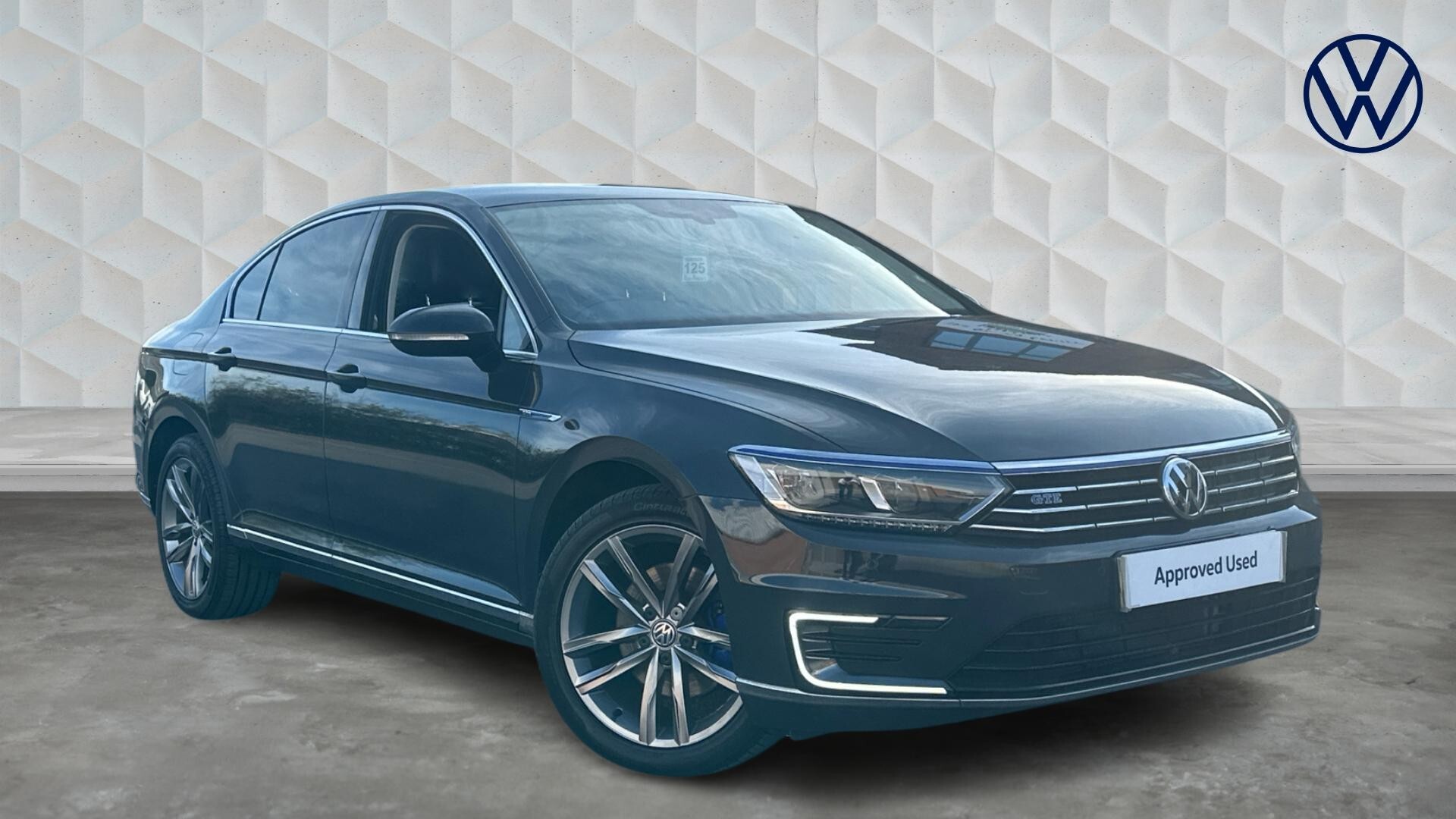 Main listing image - Volkswagen Passat GTE