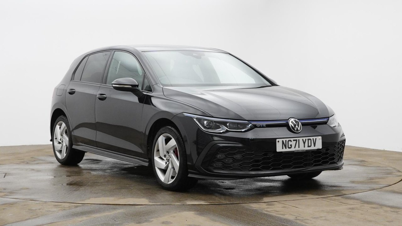 Main listing image - Volkswagen Golf GTE
