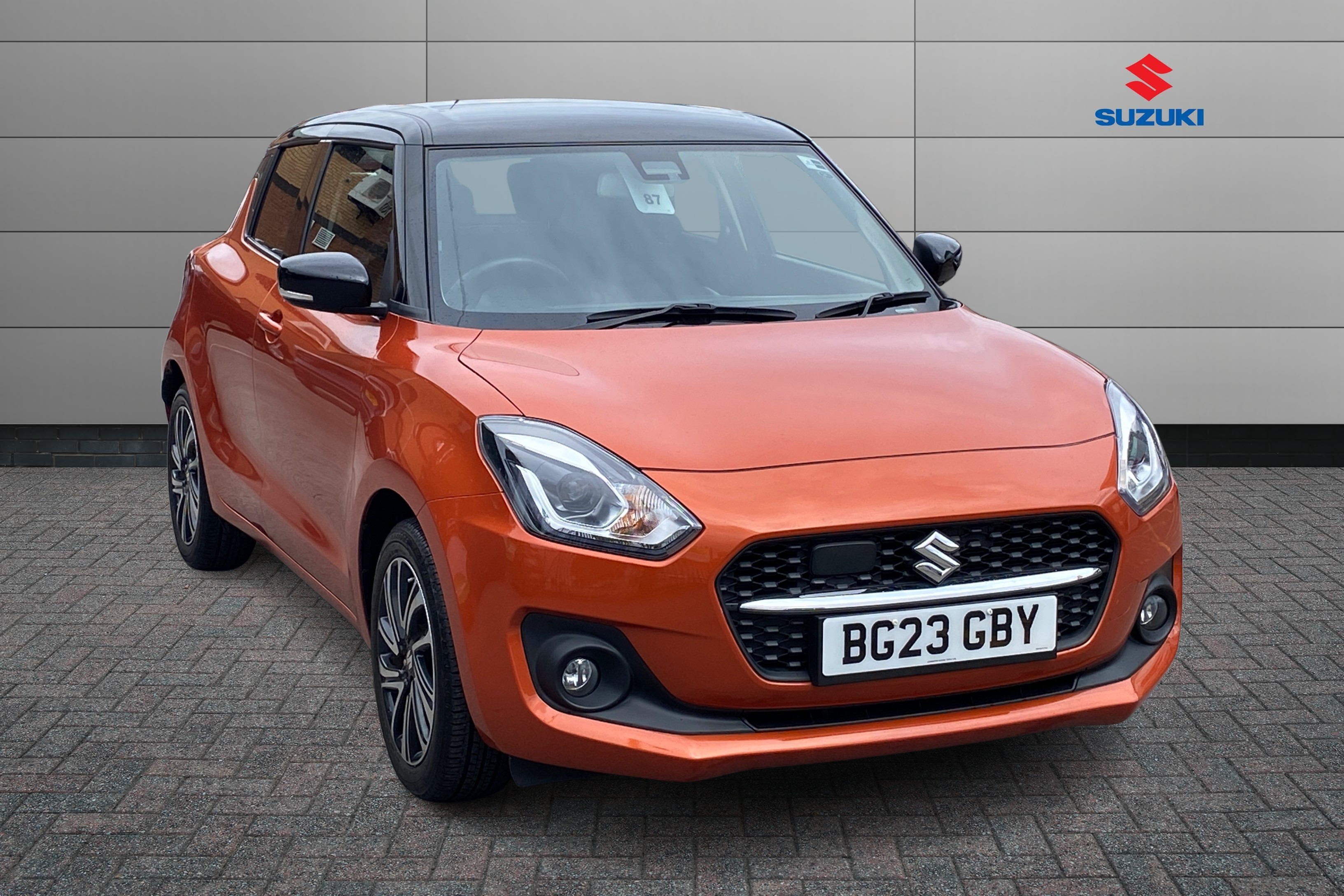Main listing image - Suzuki Swift