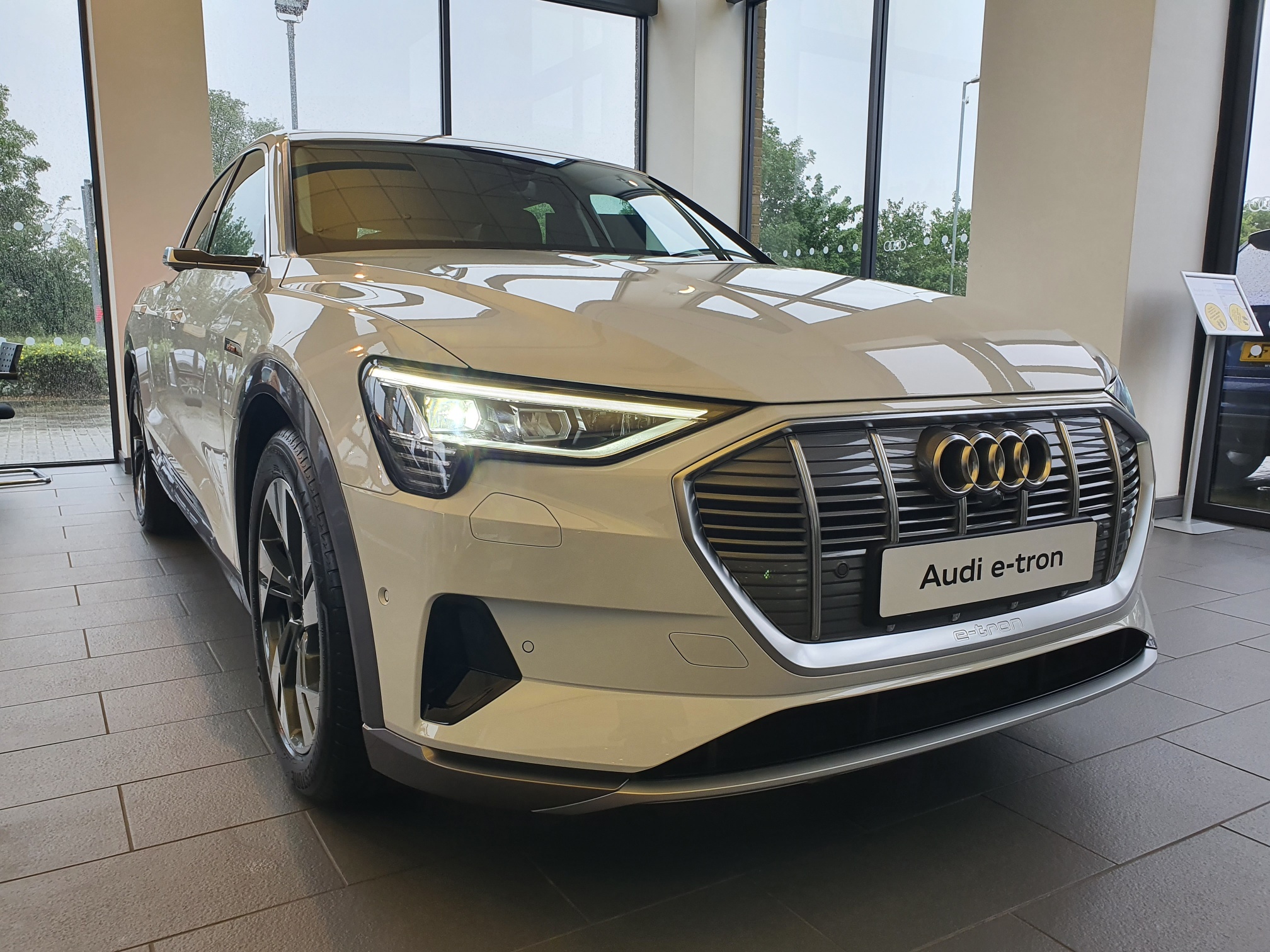 Main listing image - Audi e-tron