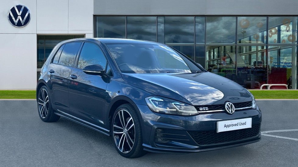 Main listing image - Volkswagen Golf