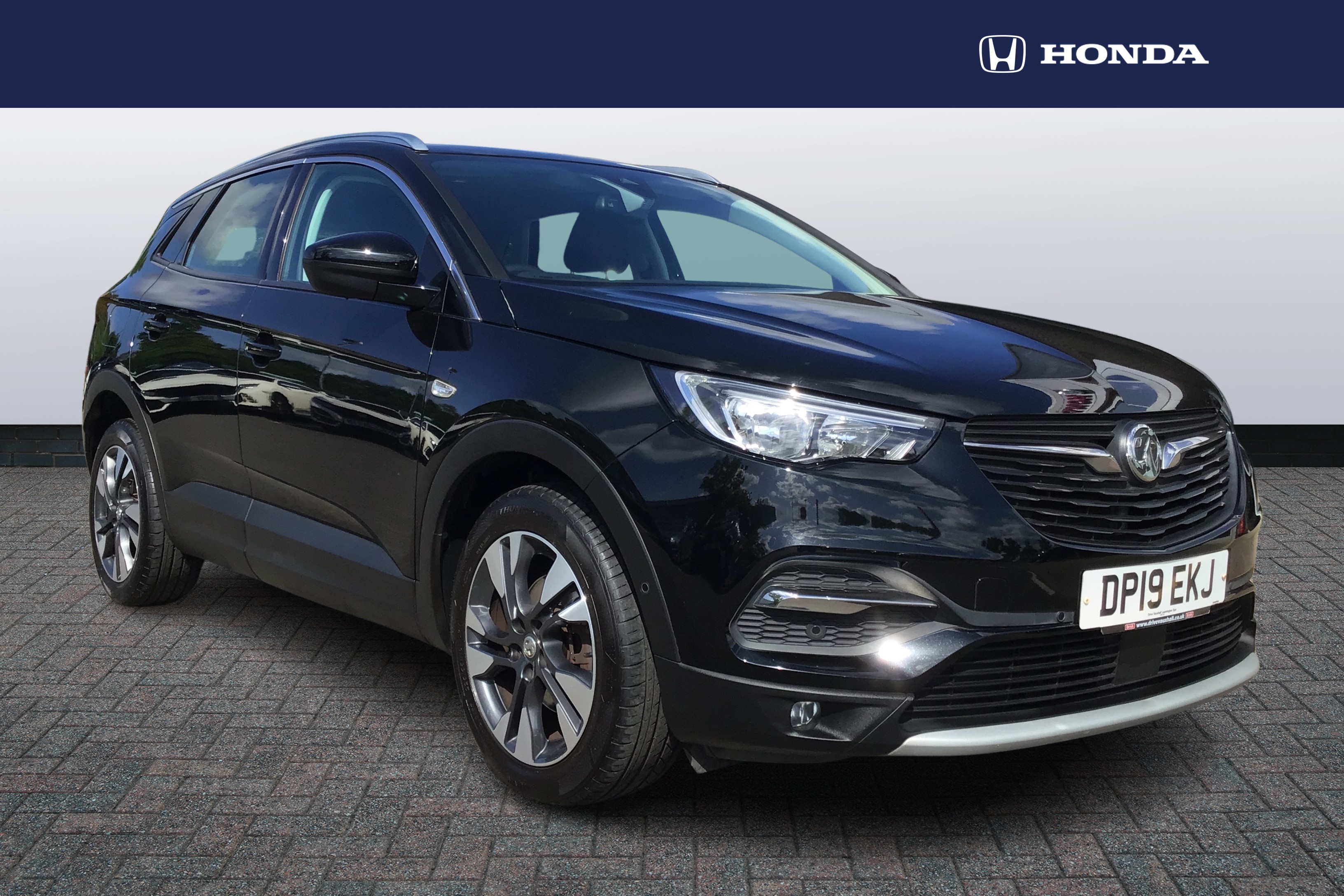Main listing image - Vauxhall Grandland X