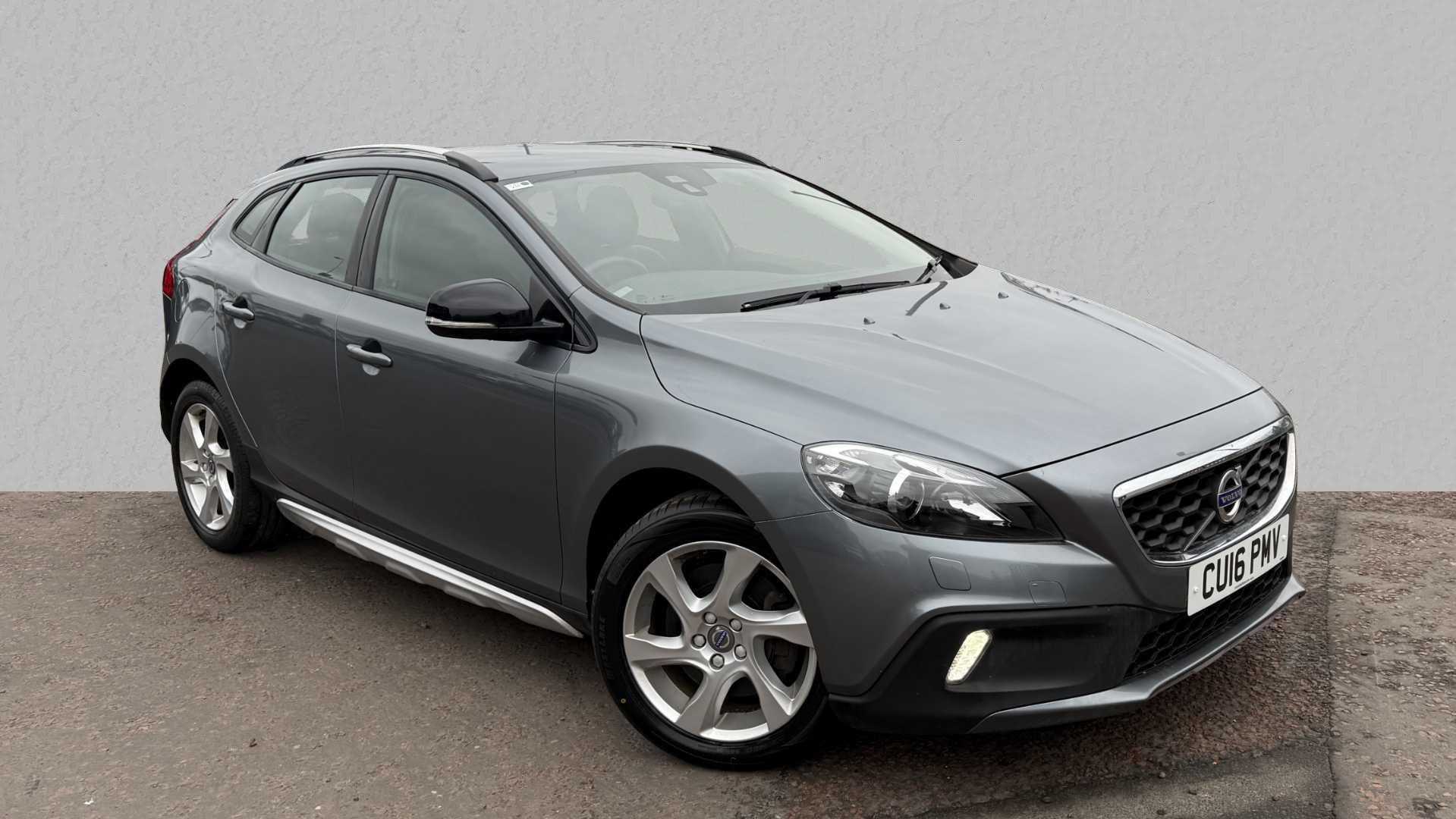 Main listing image - Volvo V40