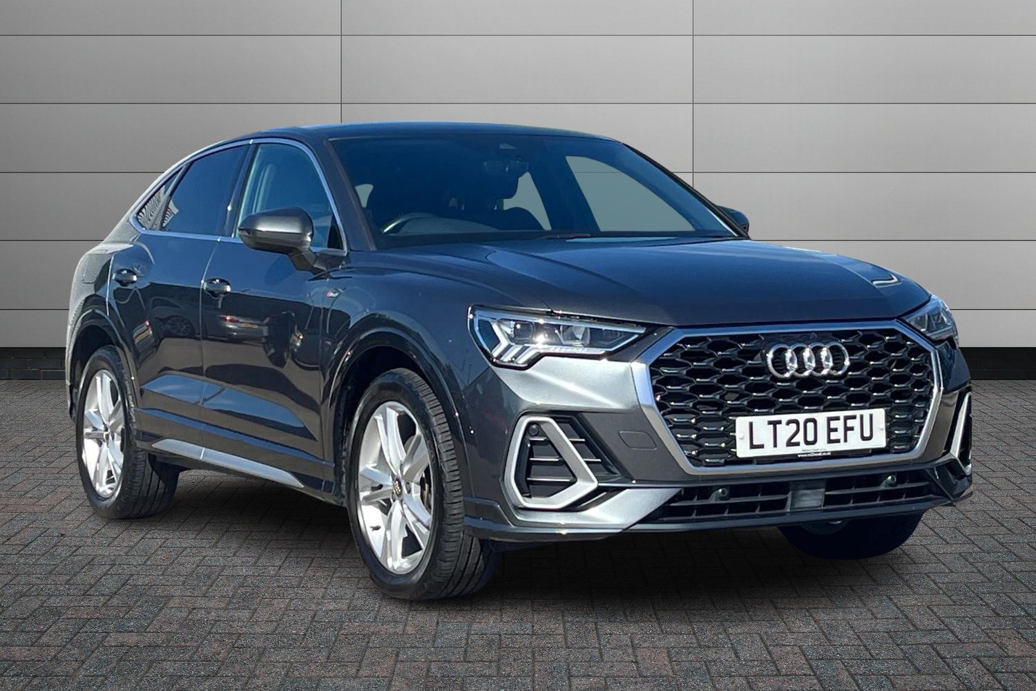 Main listing image - Audi Q3