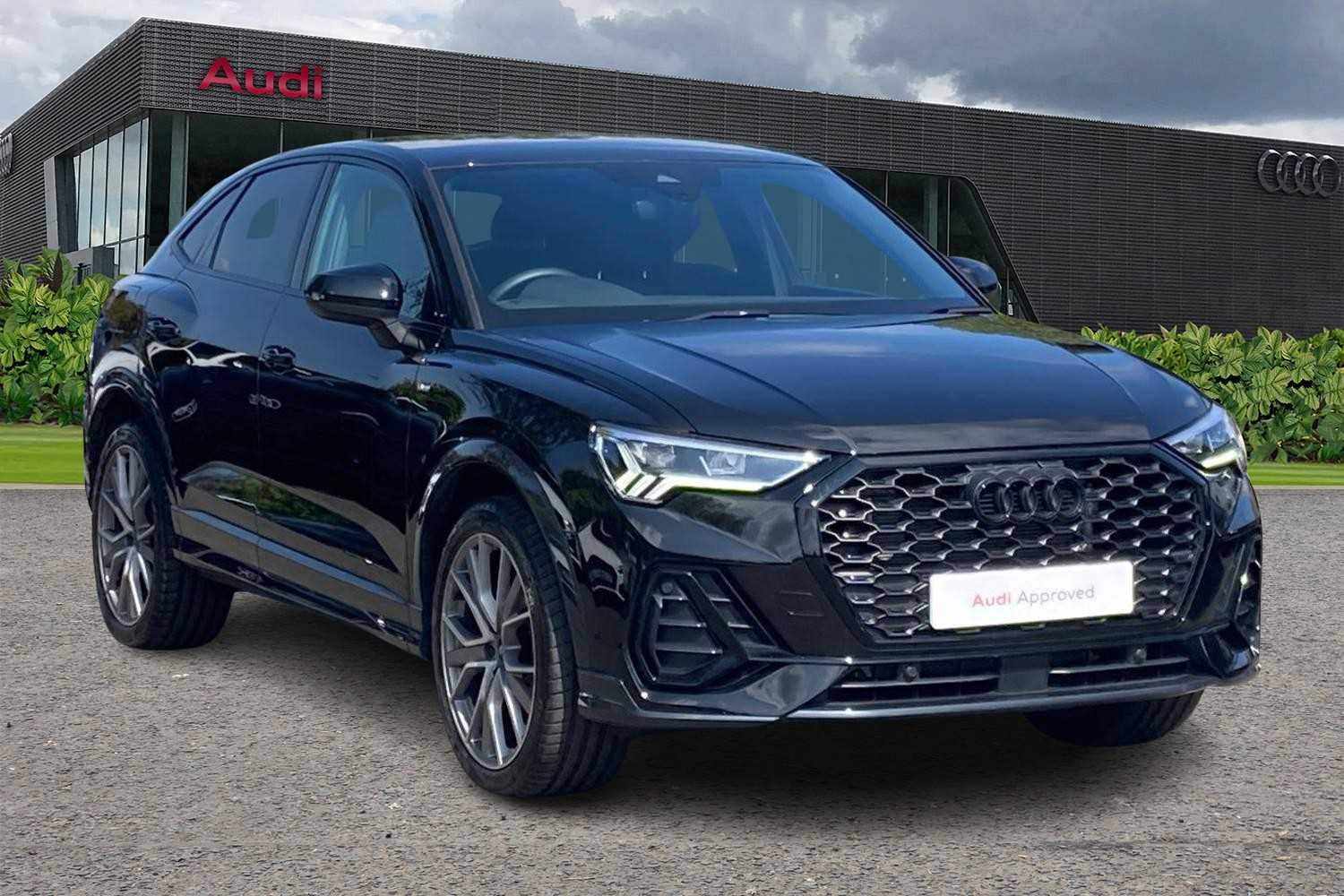 Main listing image - Audi Q3