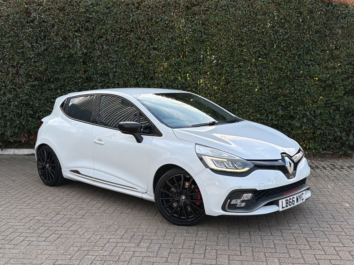 Main listing image - Renault Clio