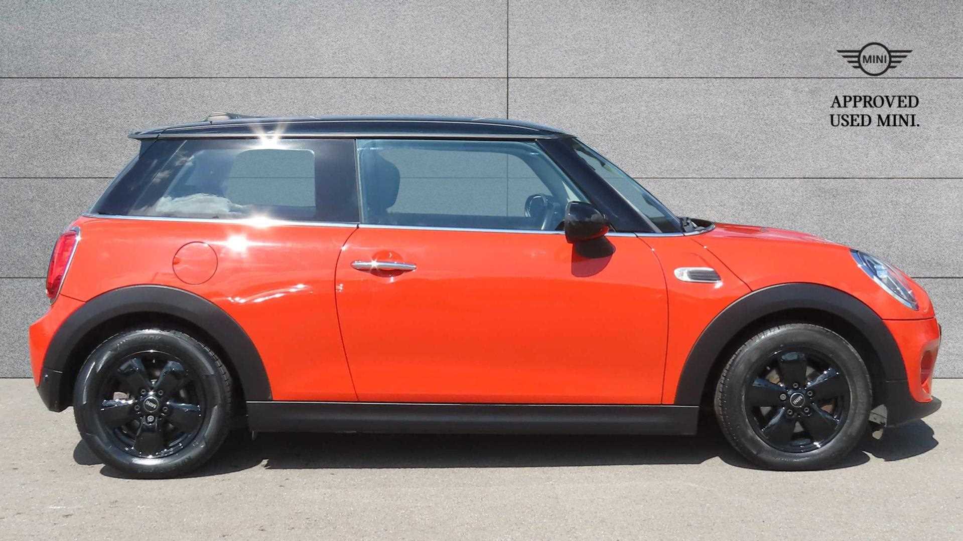 Main listing image - MINI Hatchback