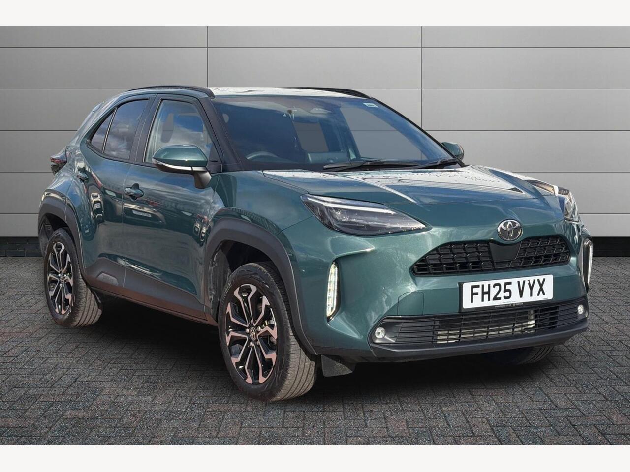 Main listing image - Toyota Yaris Cross