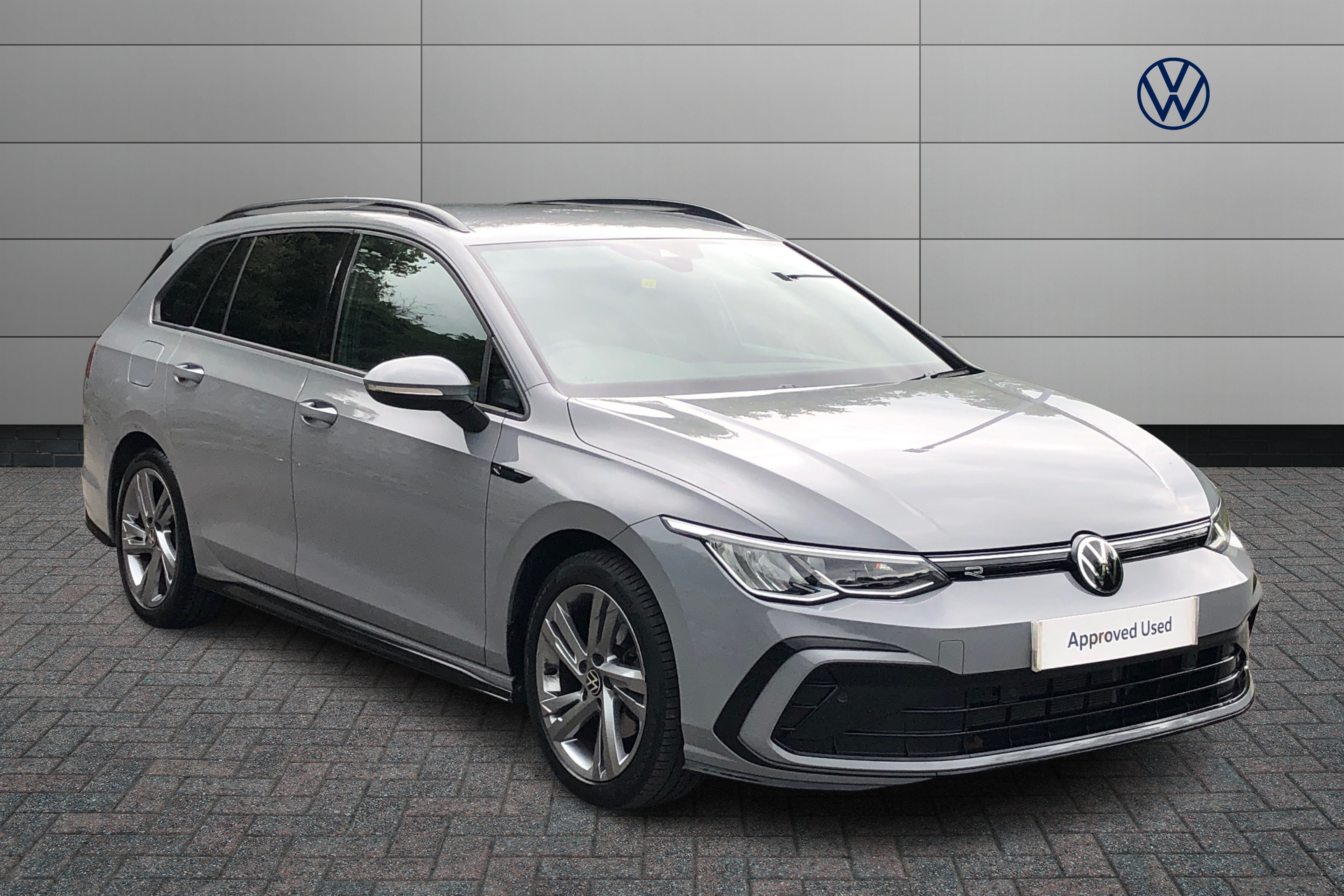 Main listing image - Volkswagen Golf Estate