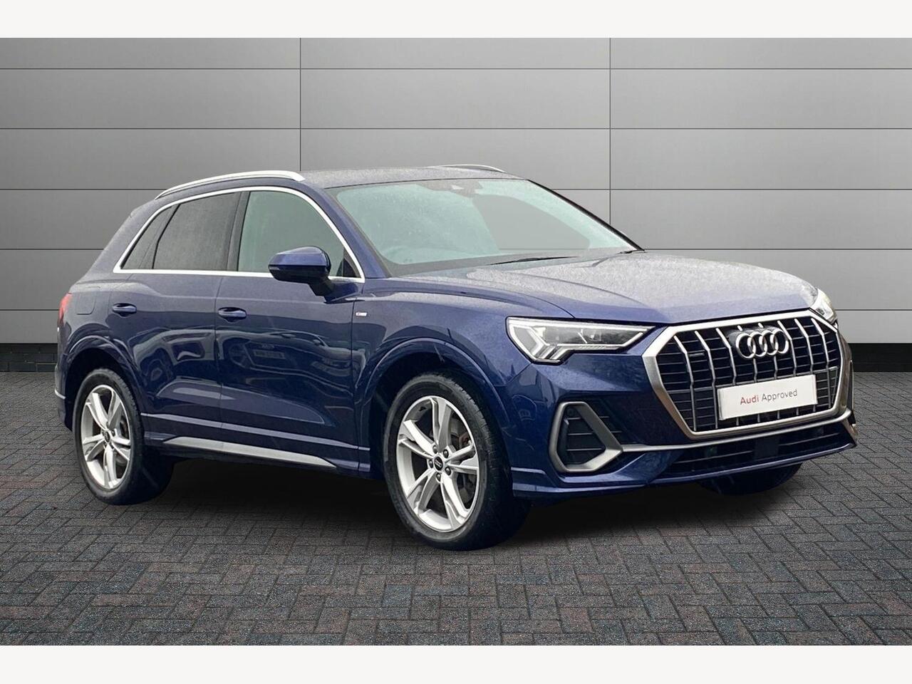 Main listing image - Audi Q3
