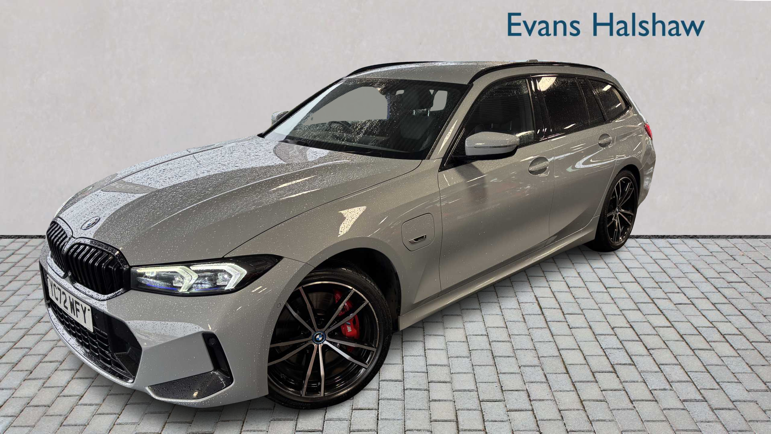 Main listing image - BMW 3 Series Touring