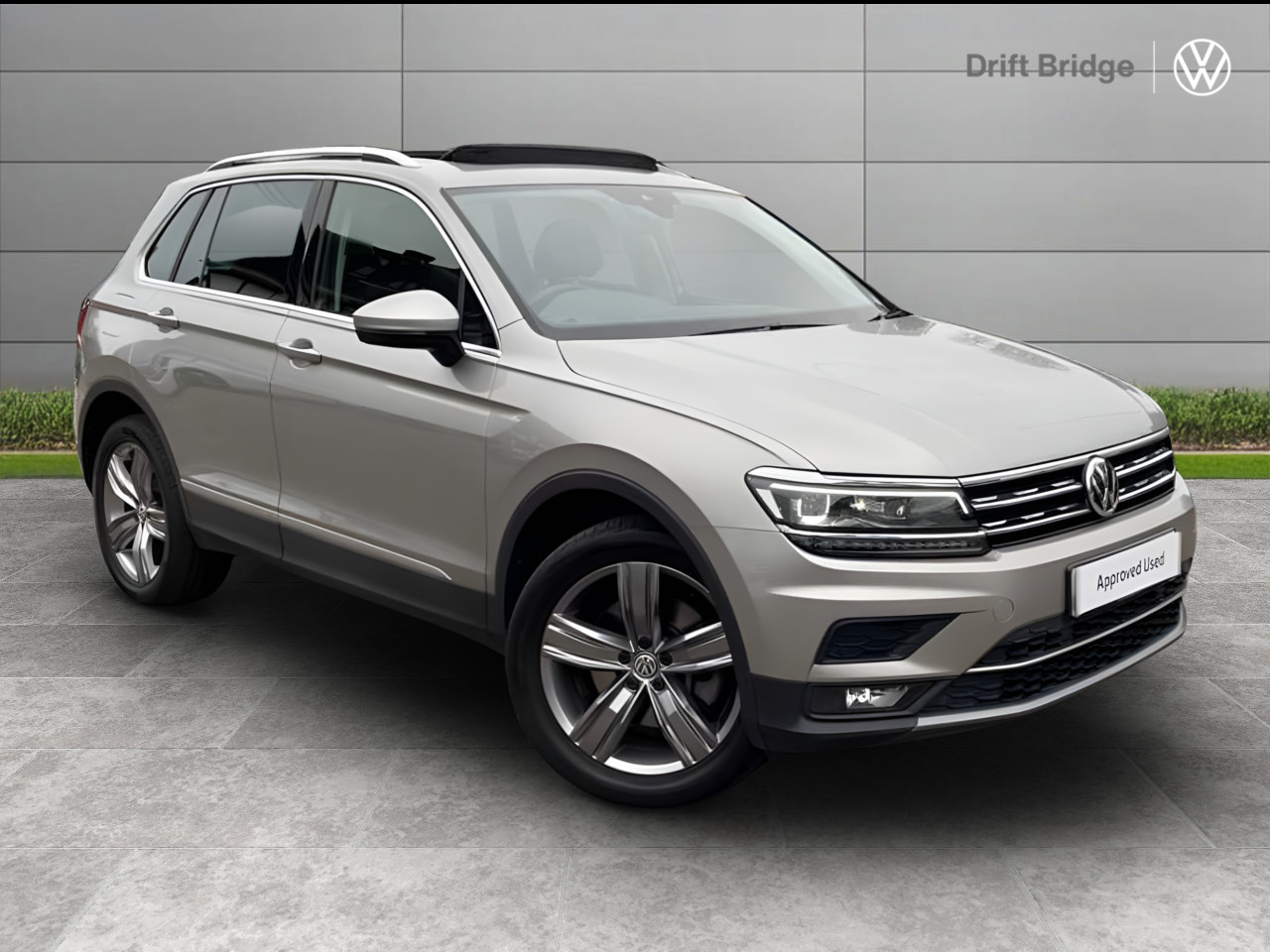 Main listing image - Volkswagen Tiguan