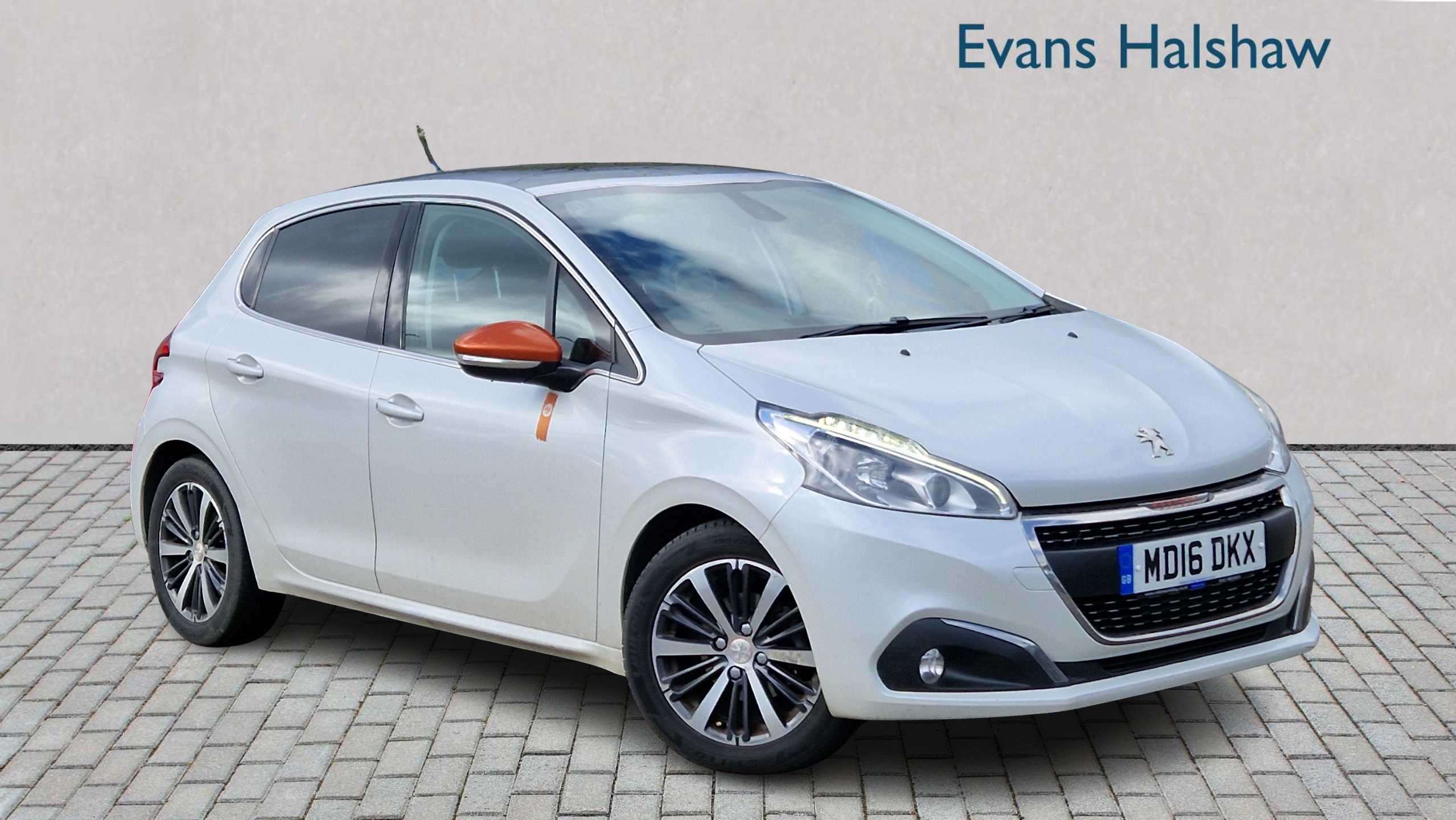 Main listing image - Peugeot 208