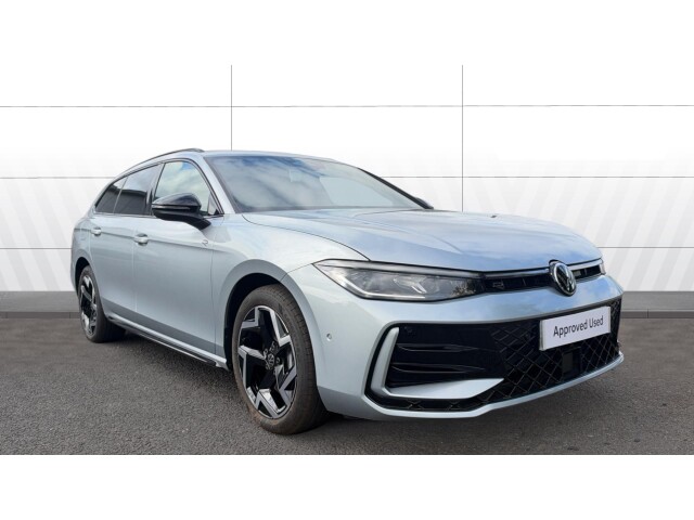 Main listing image - Volkswagen Passat