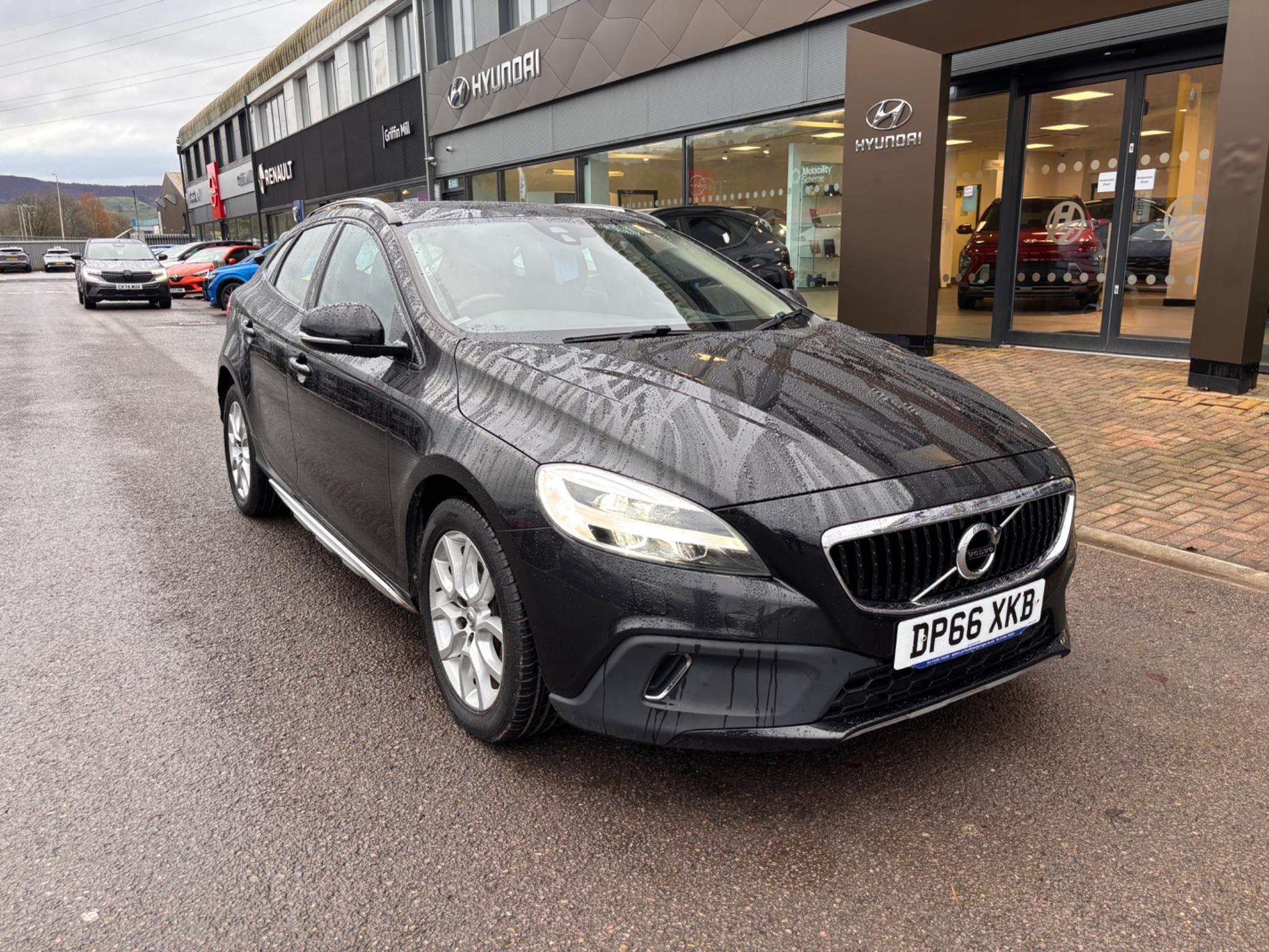 Main listing image - Volvo V40 Cross Country