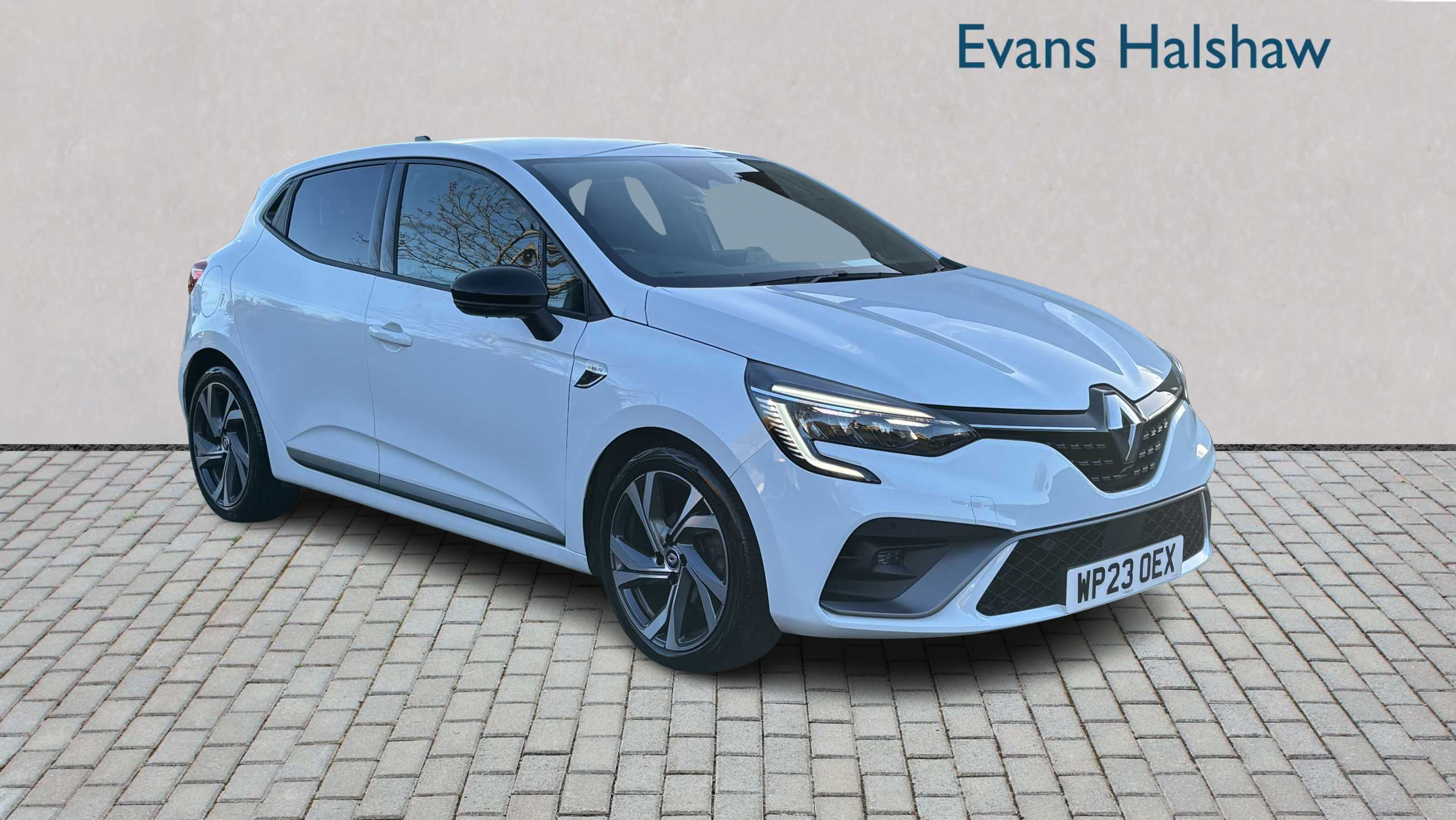 Main listing image - Renault Clio