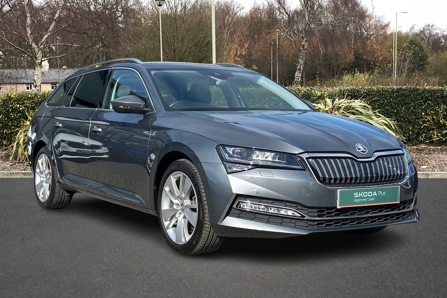 Main listing image - Skoda Superb Estate