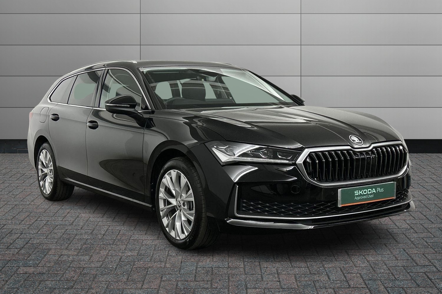 Main listing image - Skoda Superb Estate