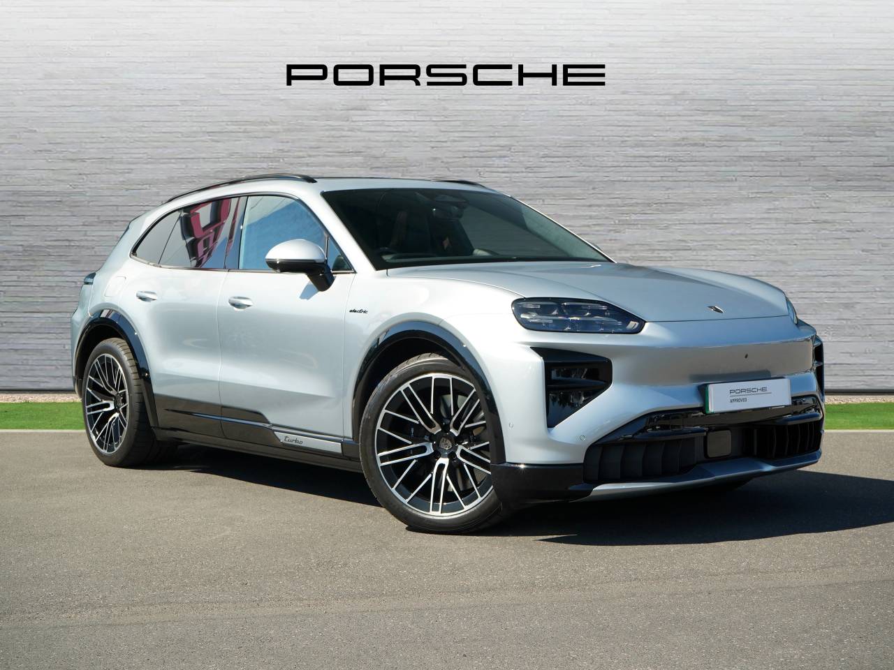 Main listing image - Porsche Cayenne Electric