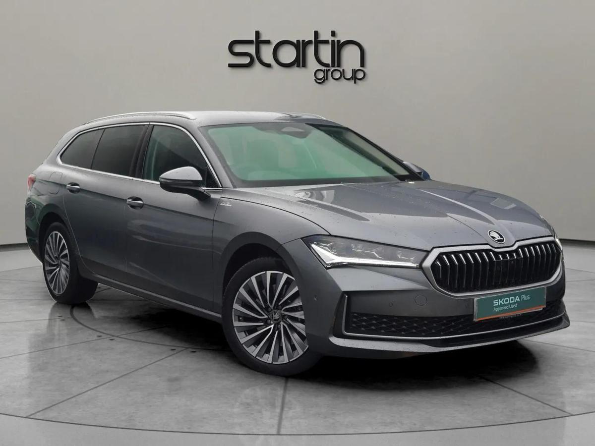 Main listing image - Skoda Superb Estate