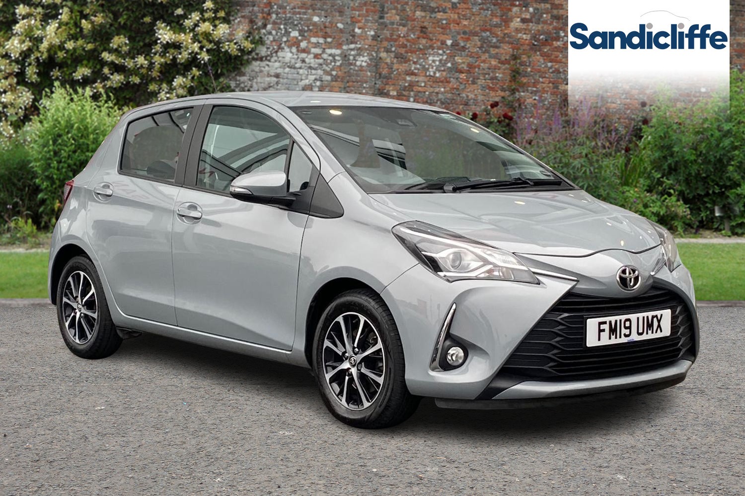 Main listing image - Toyota Yaris