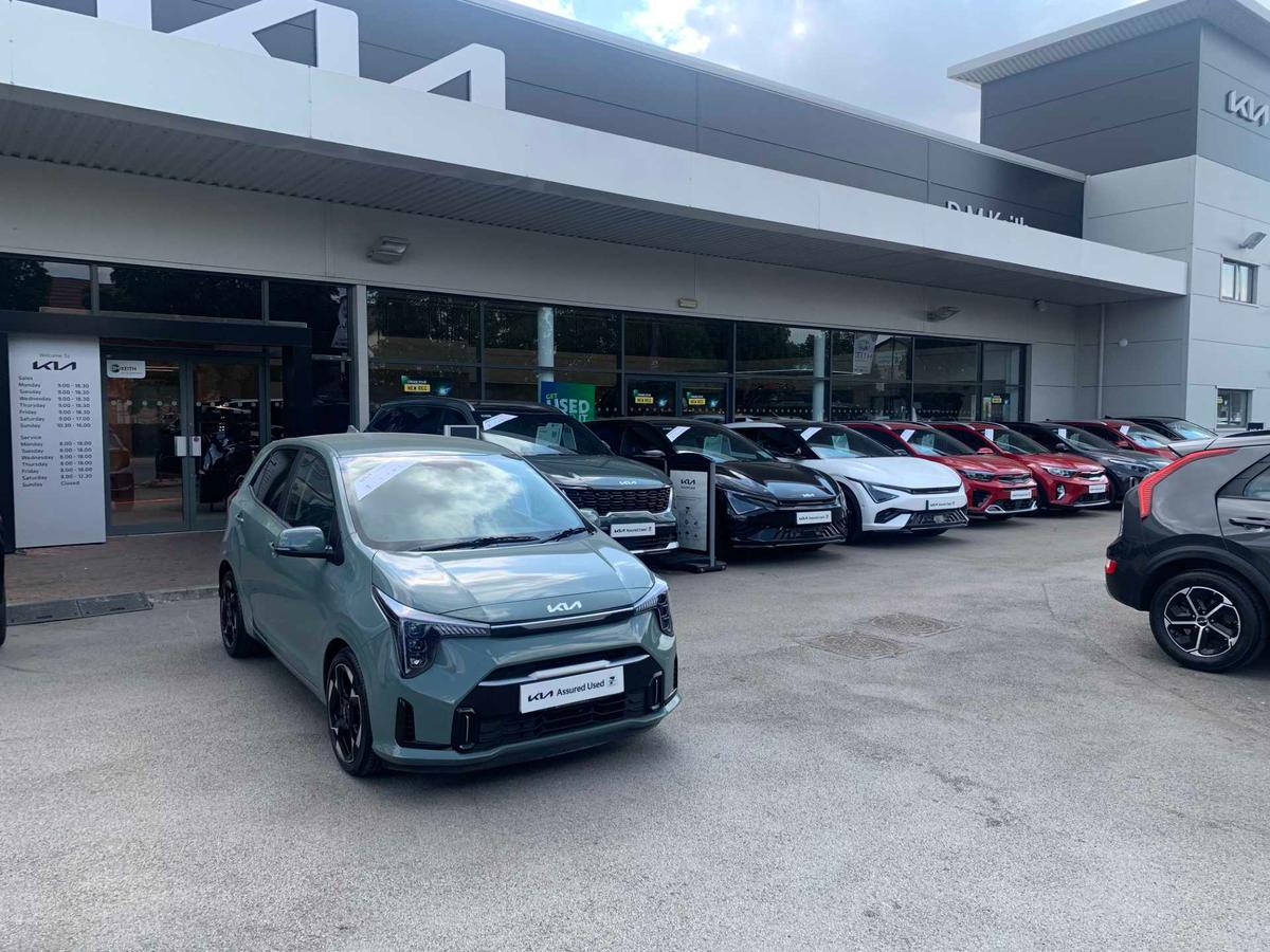 Main listing image - Kia Picanto