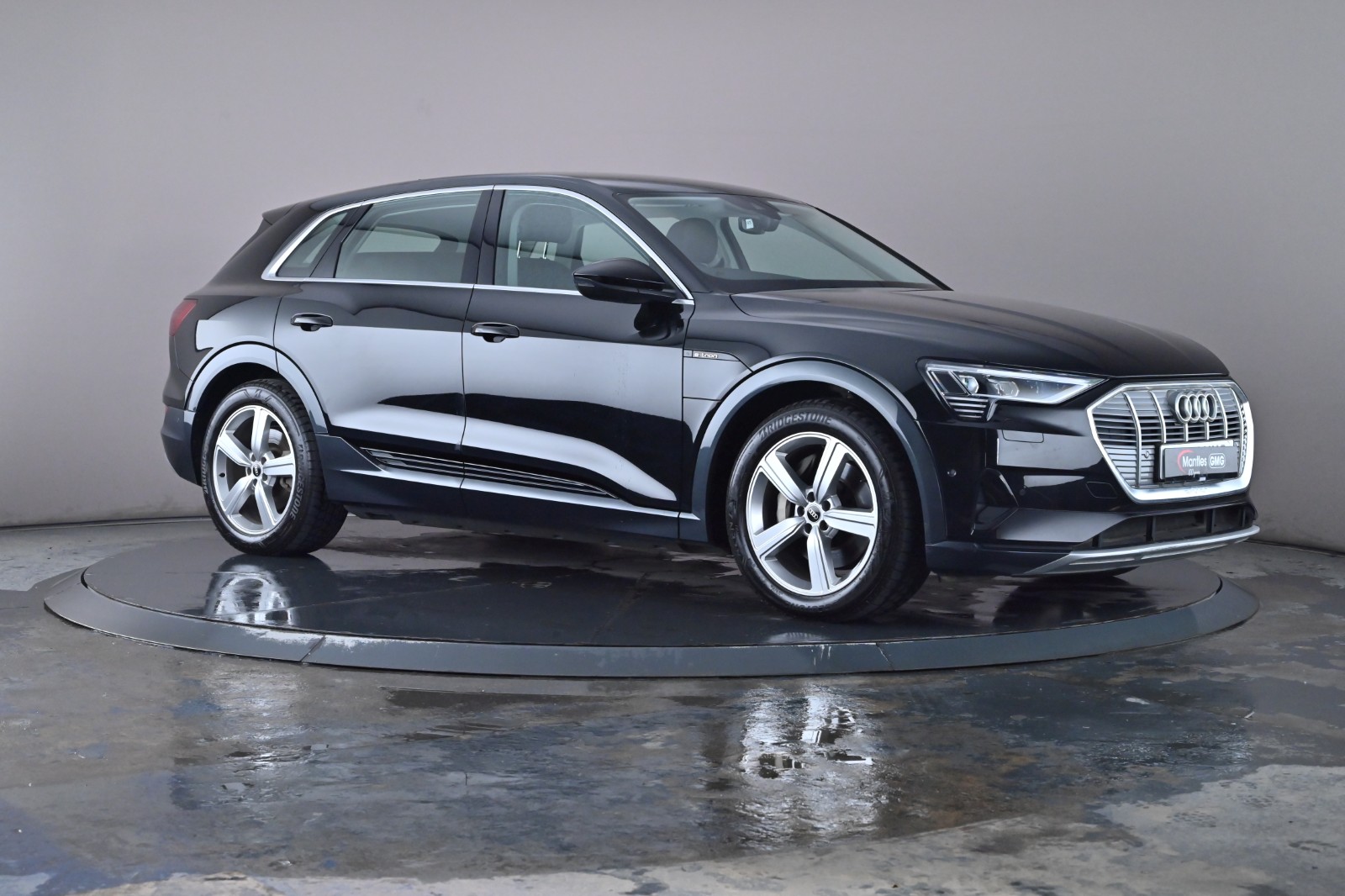 Main listing image - Audi e-tron