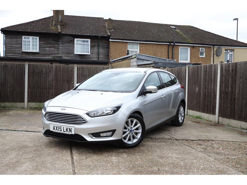 Main listing image - Ford Focus