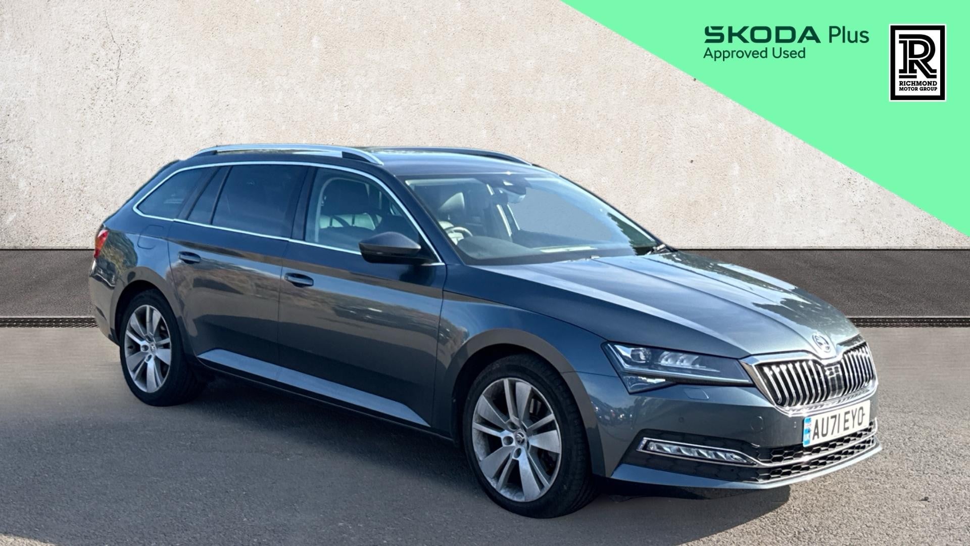 Main listing image - Skoda Superb