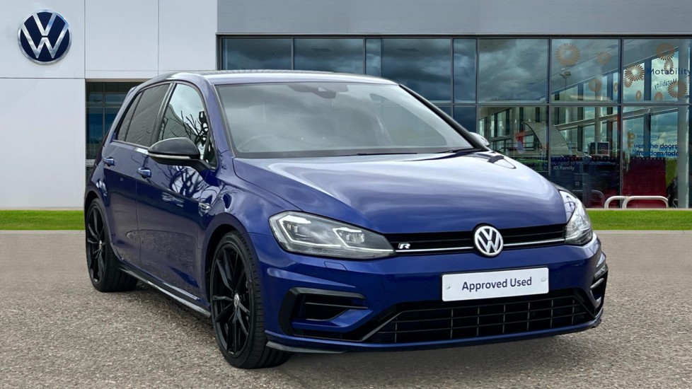 Main listing image - Volkswagen Golf