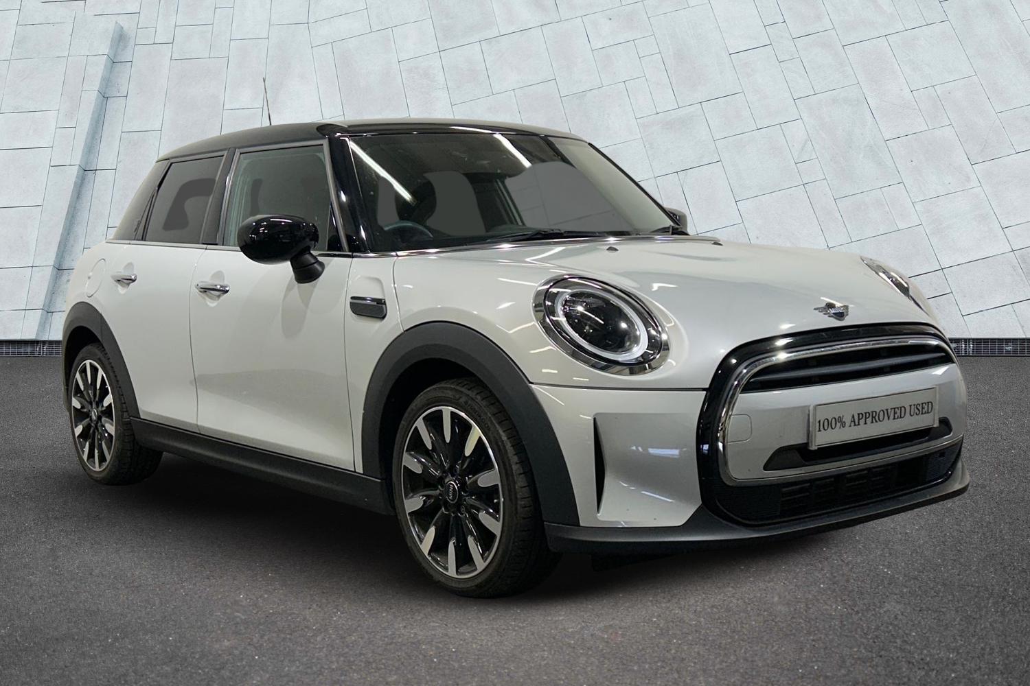 Main listing image - MINI Hatchback 5dr