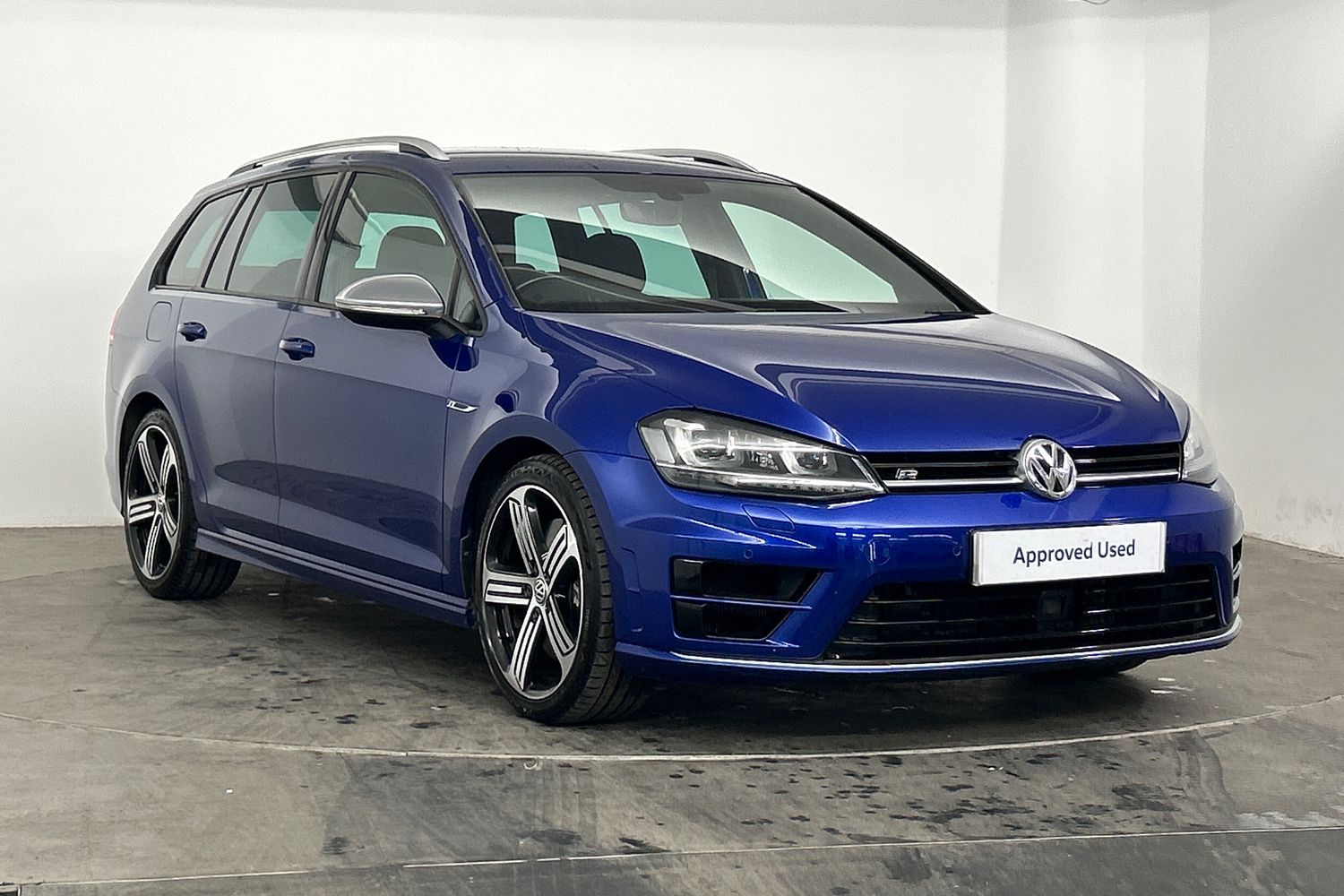 Main listing image - Volkswagen Golf Estate