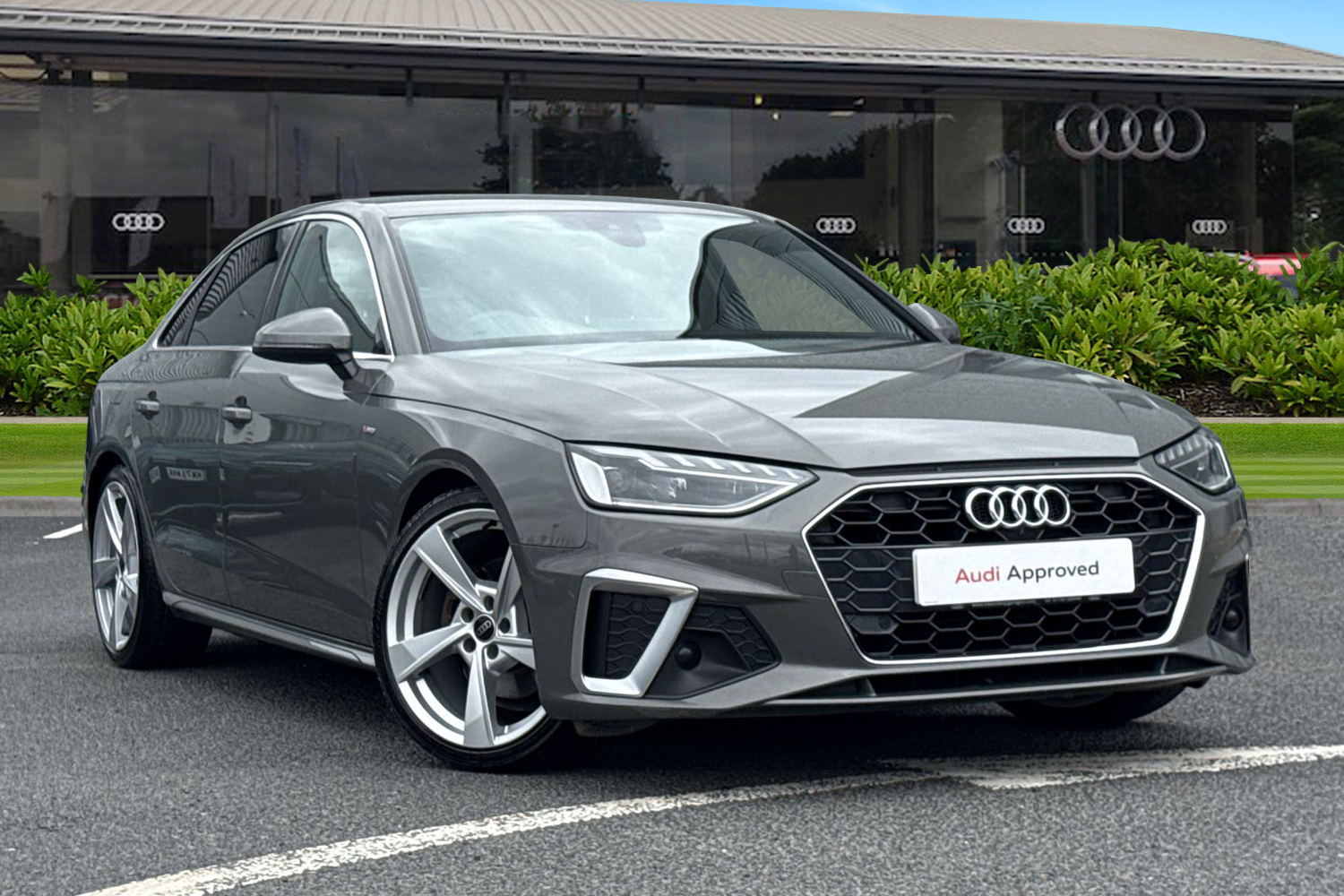 Main listing image - Audi A4