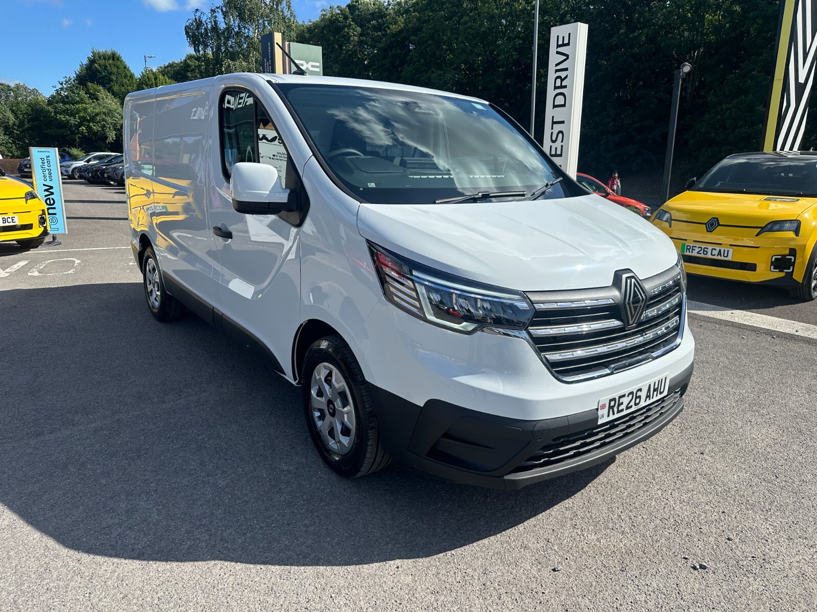 Main listing image - Renault Trafic