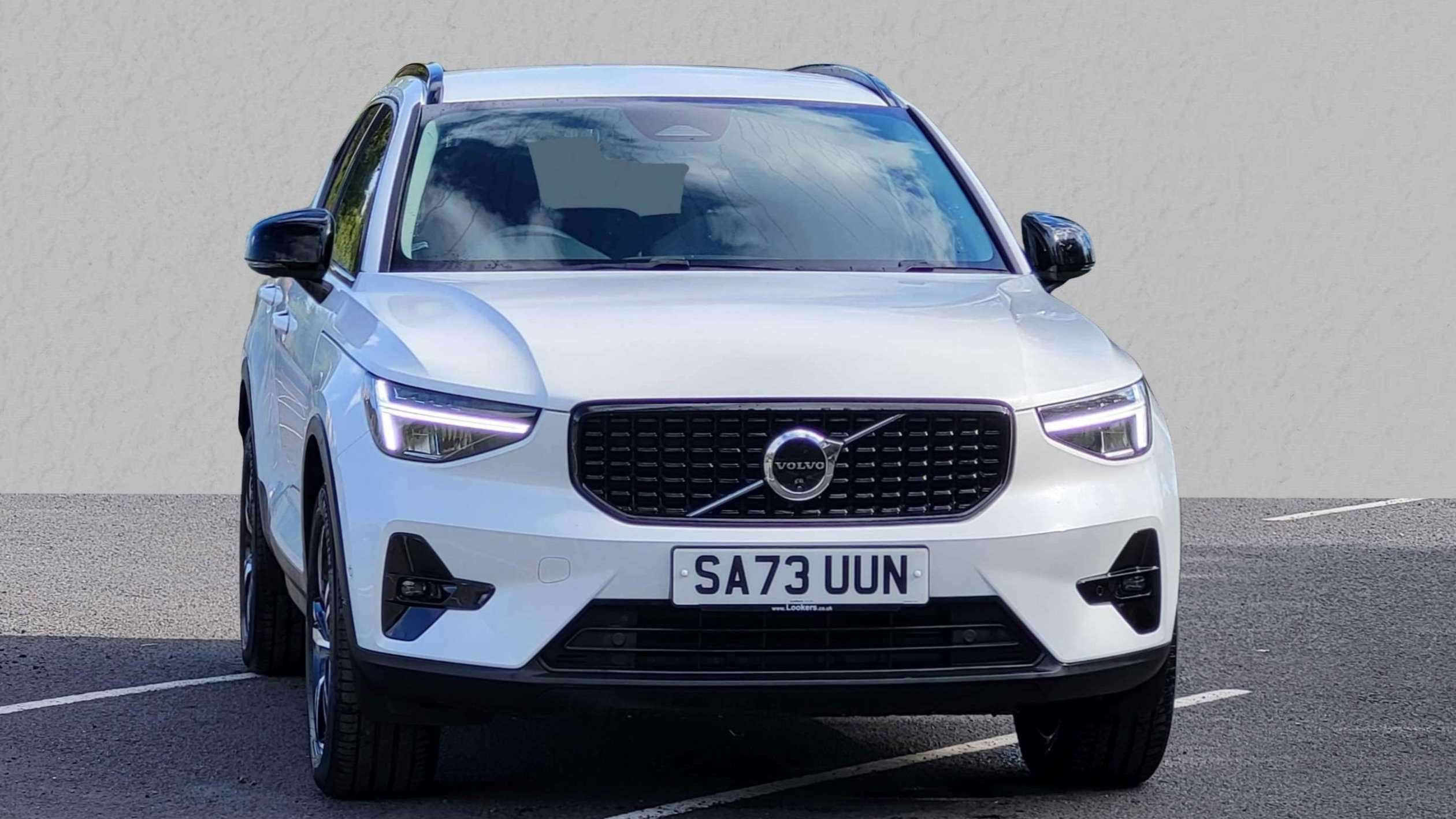 Main listing image - Volvo XC40