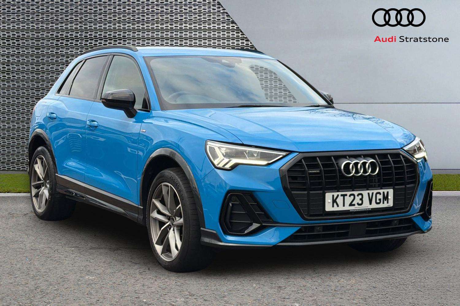 Main listing image - Audi Q3