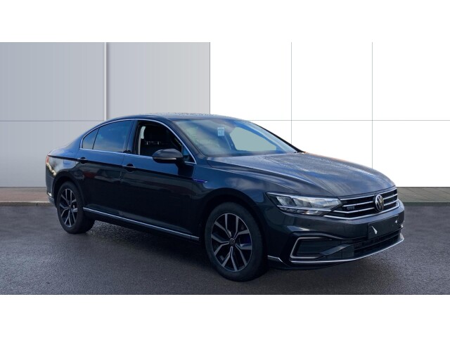 Main listing image - Volkswagen Passat GTE