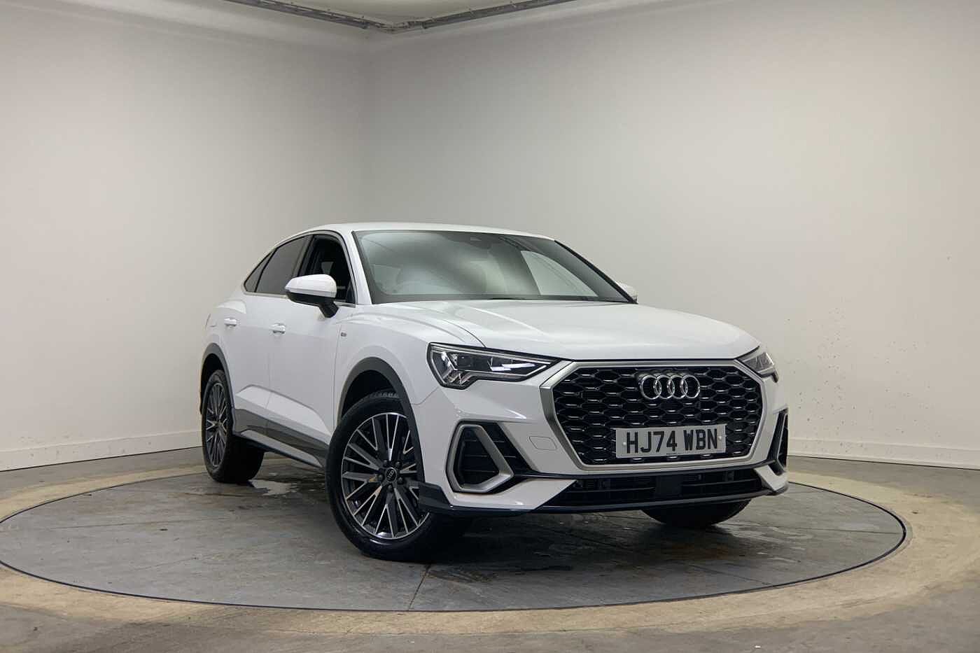 Main listing image - Audi Q3