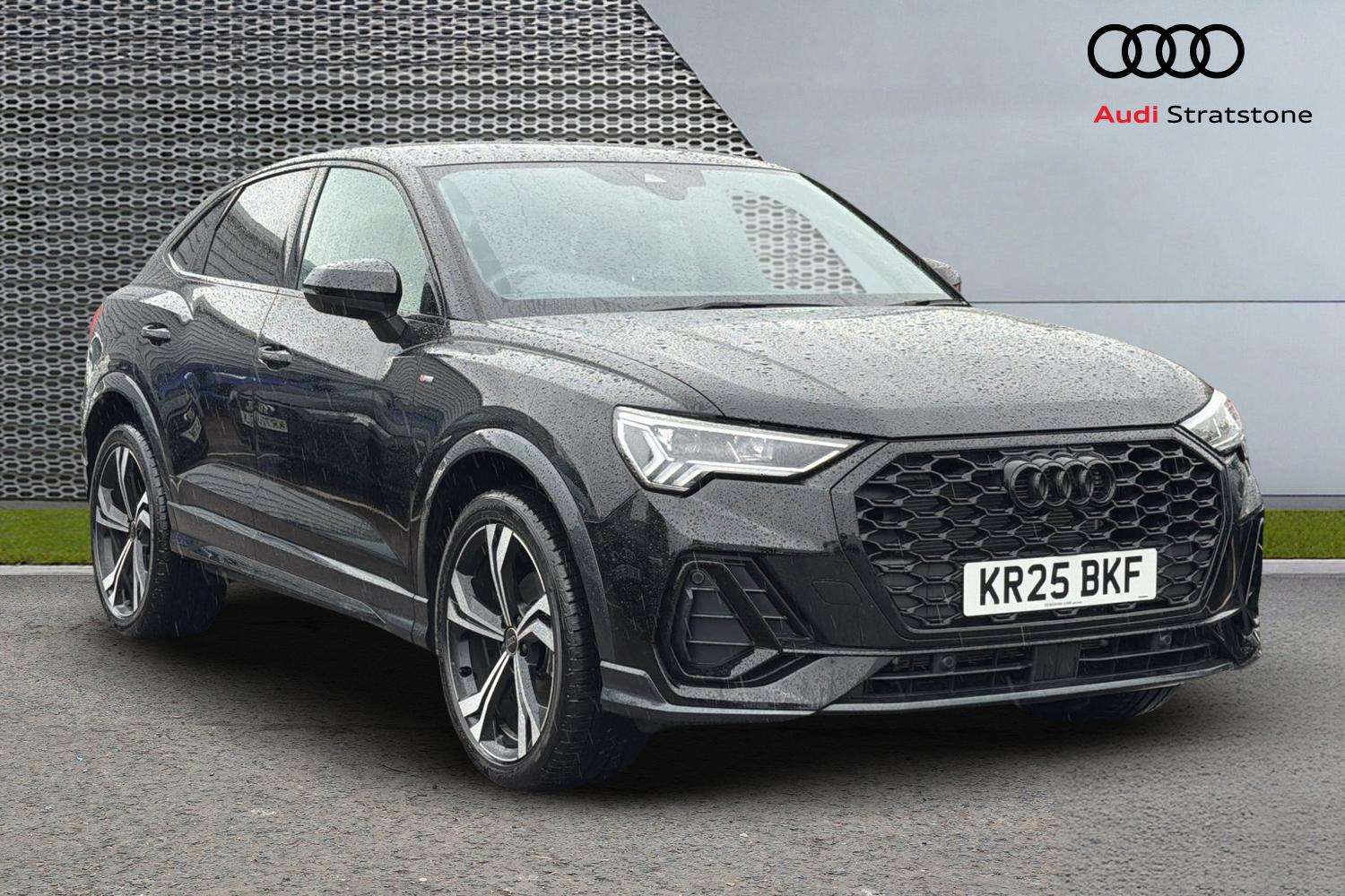 Main listing image - Audi Q3
