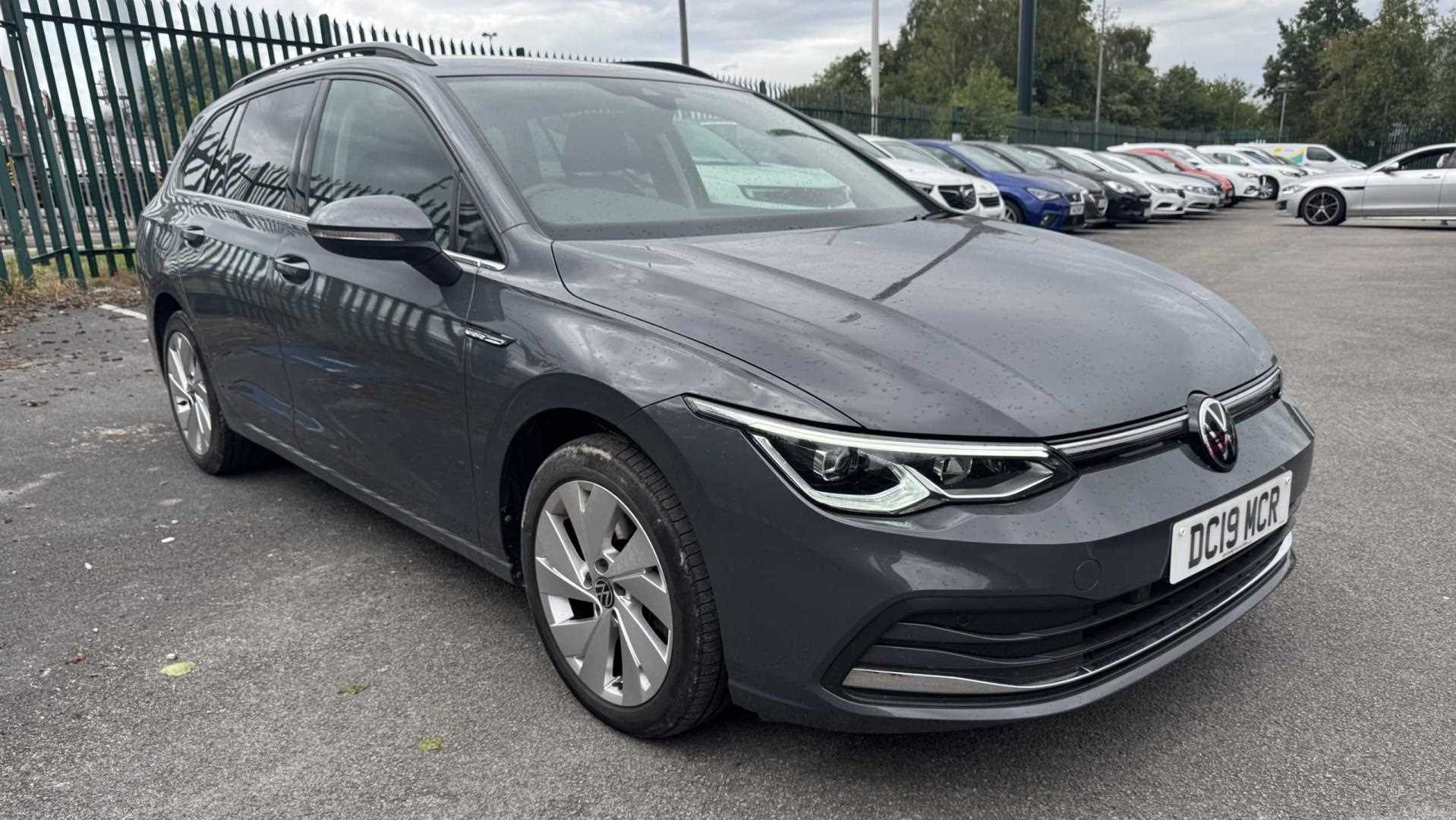 Main listing image - Volkswagen Golf Estate
