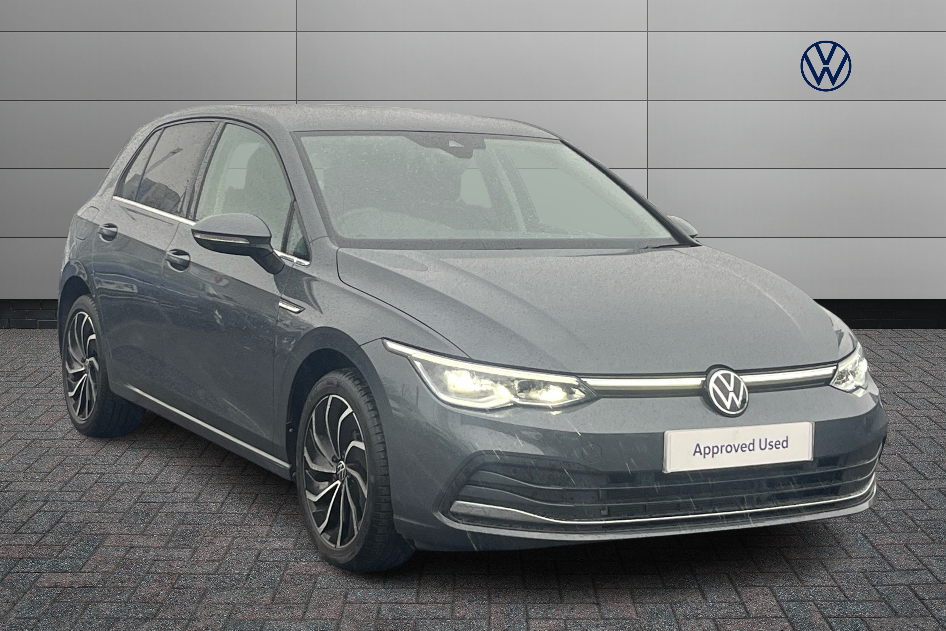 Main listing image - Volkswagen Golf