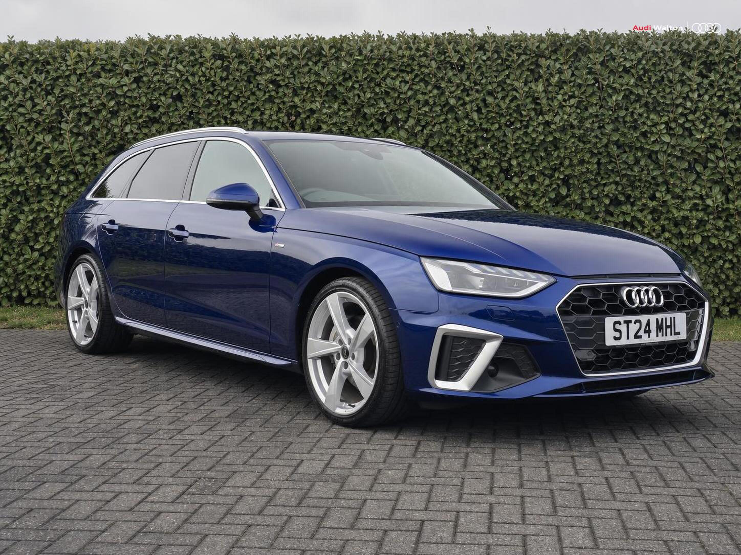 Main listing image - Audi A4
