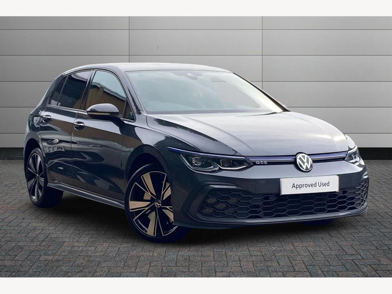 Main listing image - Volkswagen Golf GTE